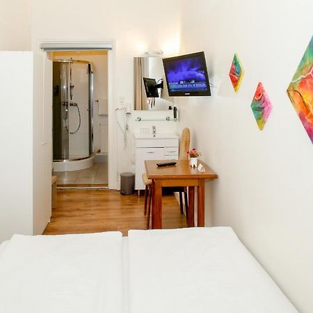 Timeout City Hotel, 5 Min To City Center, Self Check In Виена Екстериор снимка