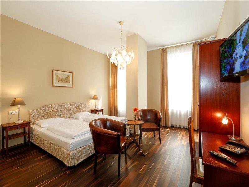 Timeout City Hotel, 5 Min To City Center, Self Check In Виена Екстериор снимка