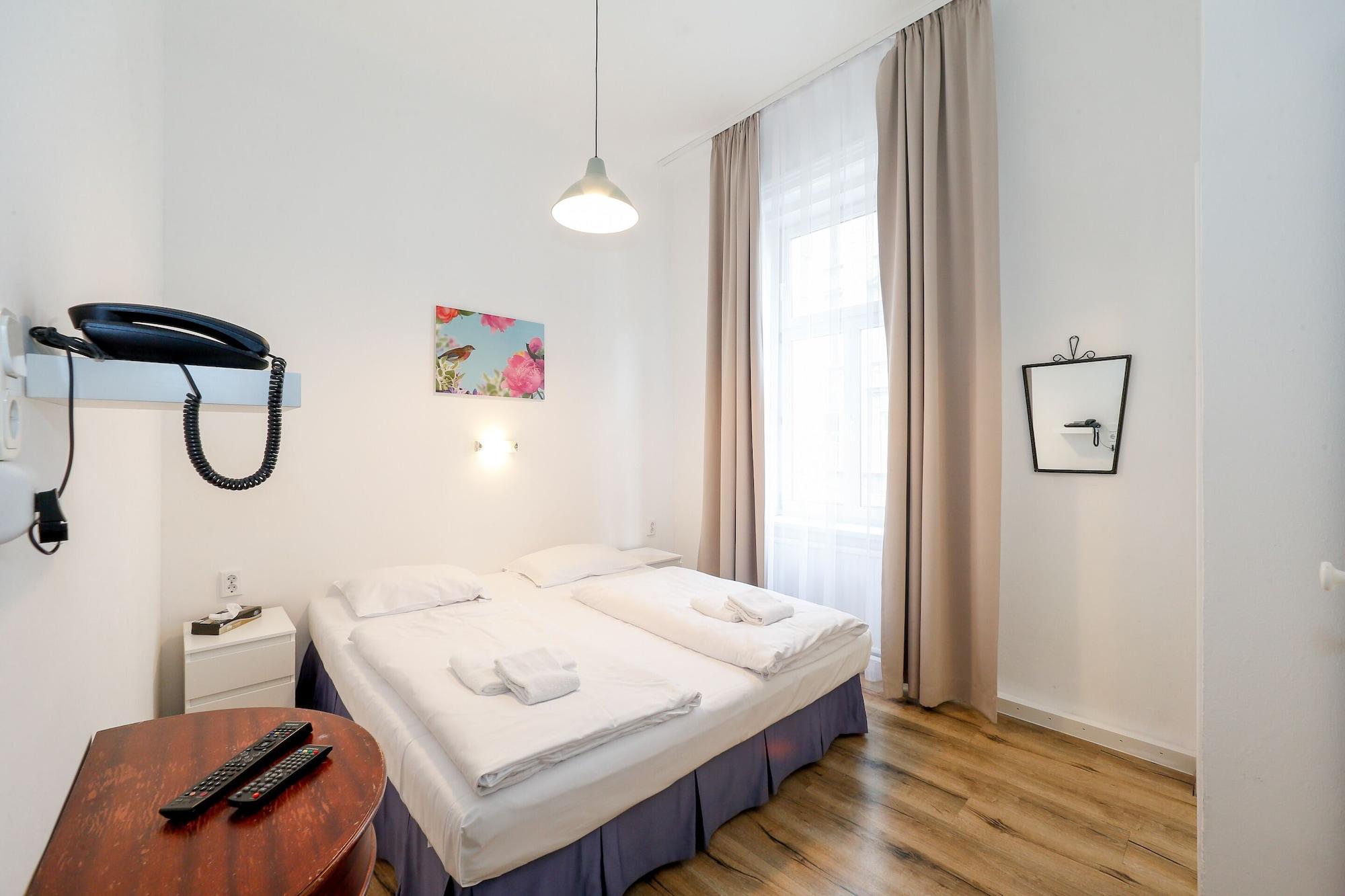 Timeout City Hotel, 5 Min To City Center, Self Check In Виена Екстериор снимка