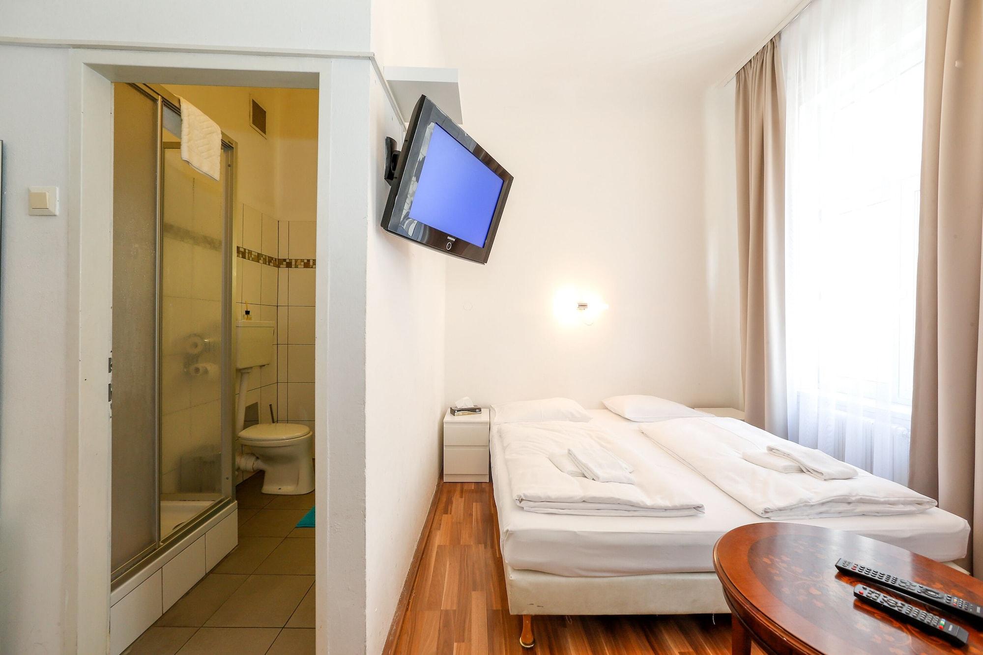 Timeout City Hotel, 5 Min To City Center, Self Check In Виена Екстериор снимка