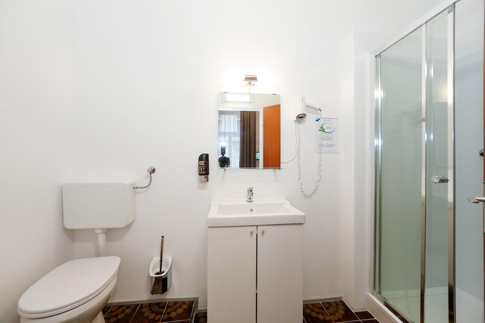 Timeout City Hotel, 5 Min To City Center, Self Check In Виена Екстериор снимка