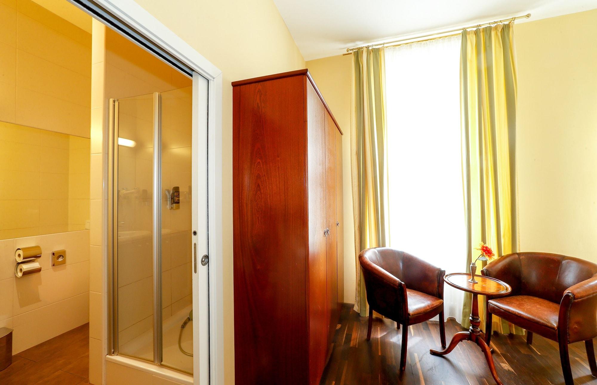 Timeout City Hotel, 5 Min To City Center, Self Check In Виена Екстериор снимка