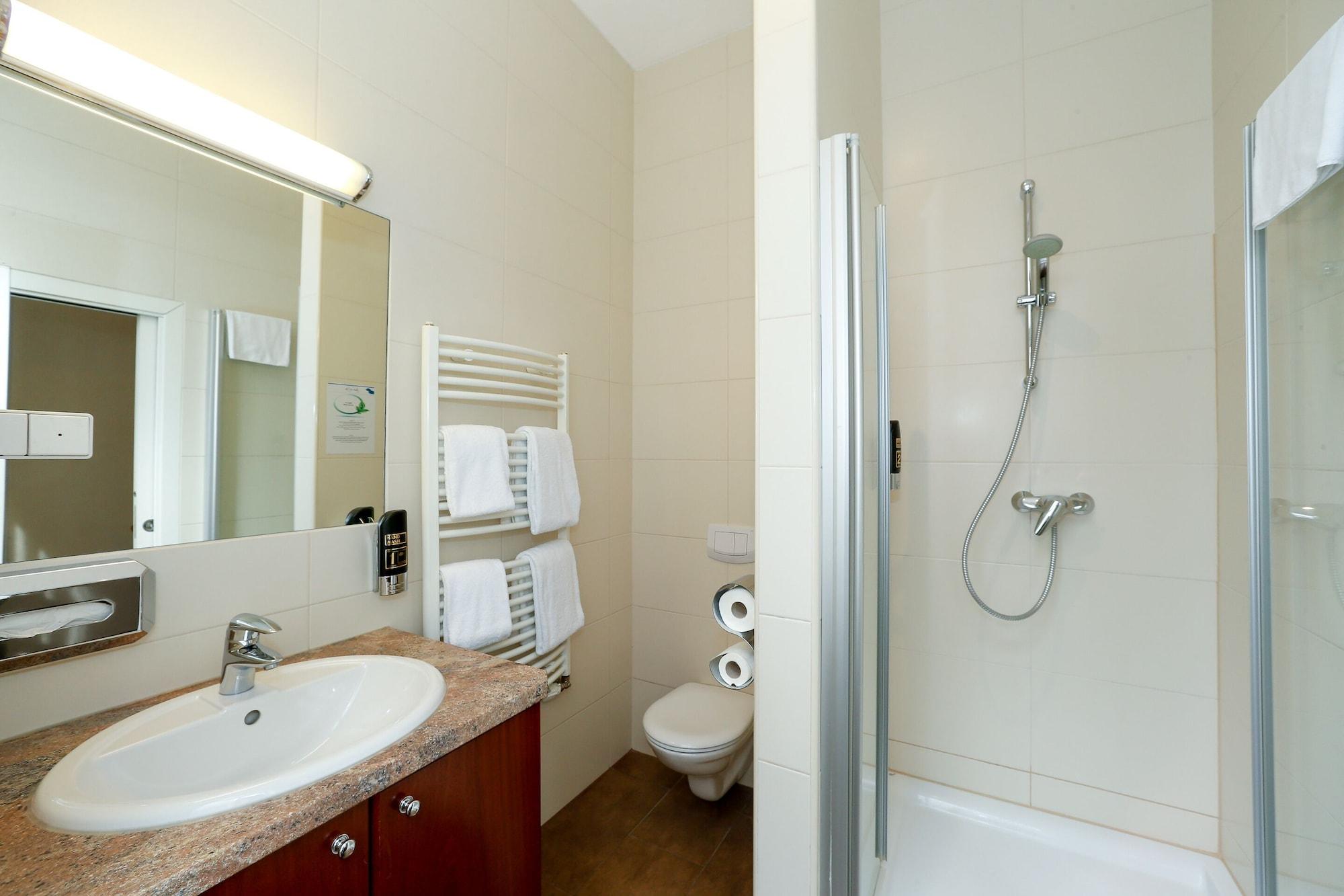 Timeout City Hotel, 5 Min To City Center, Self Check In Виена Екстериор снимка