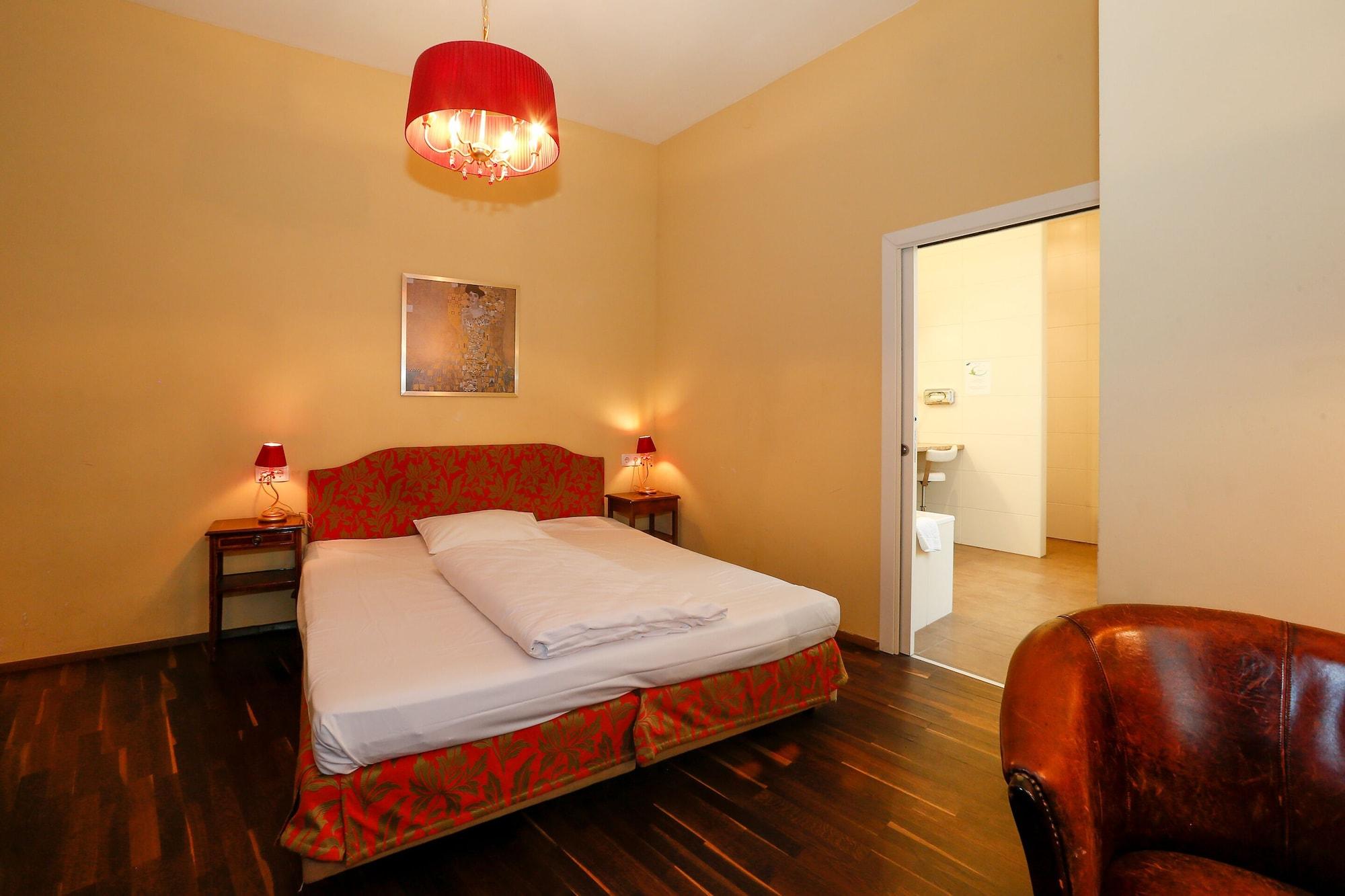 Timeout City Hotel, 5 Min To City Center, Self Check In Виена Екстериор снимка