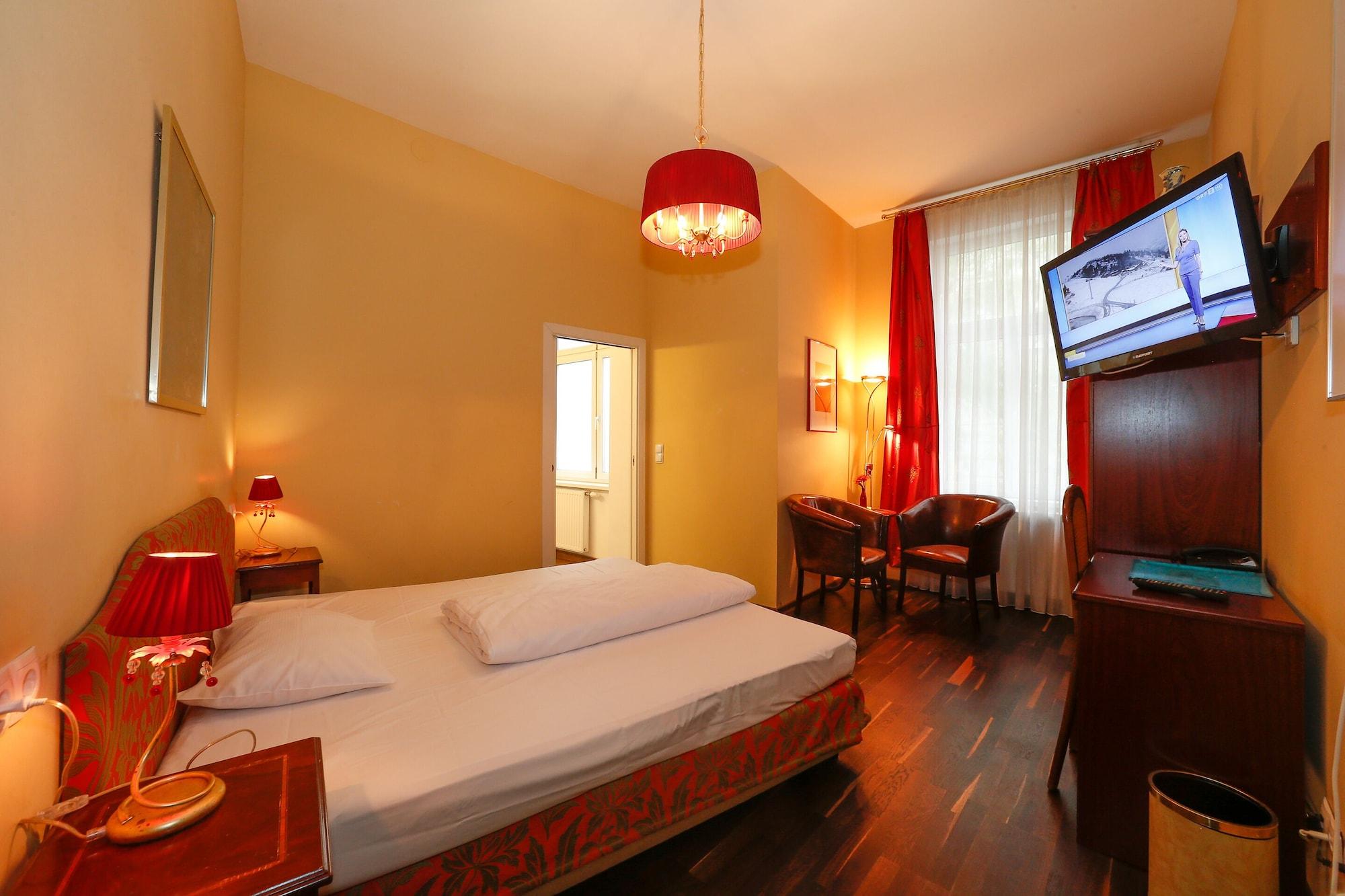 Timeout City Hotel, 5 Min To City Center, Self Check In Виена Екстериор снимка