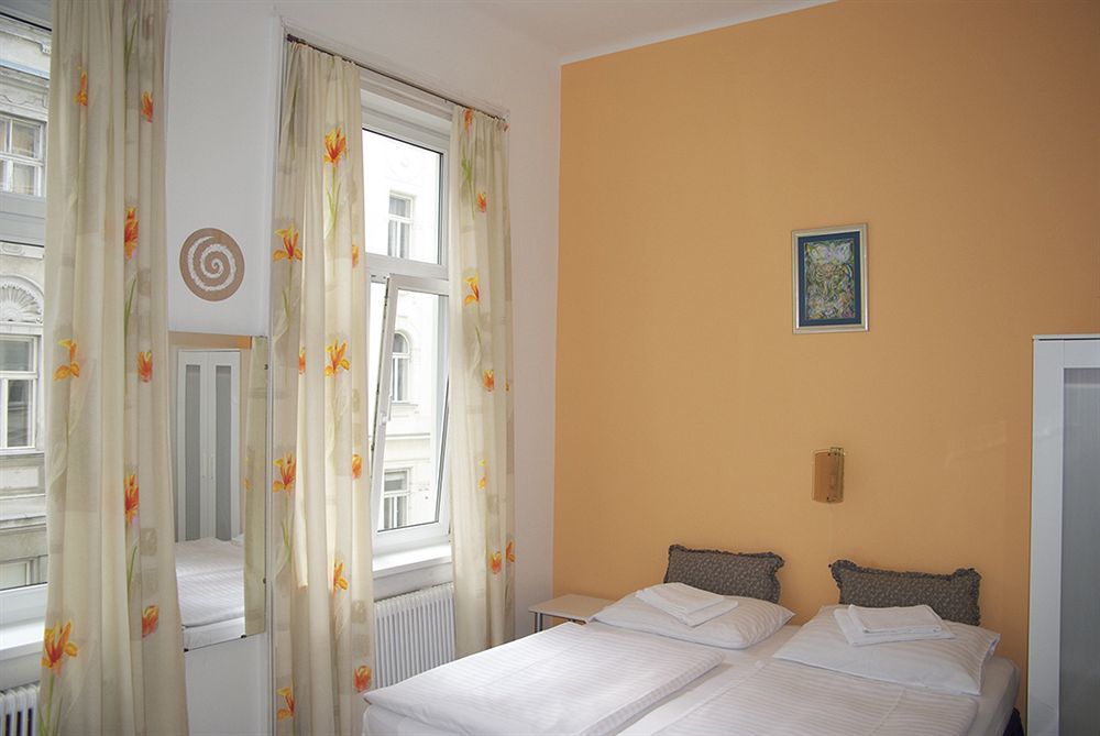 Timeout City Hotel, 5 Min To City Center, Self Check In Виена Екстериор снимка