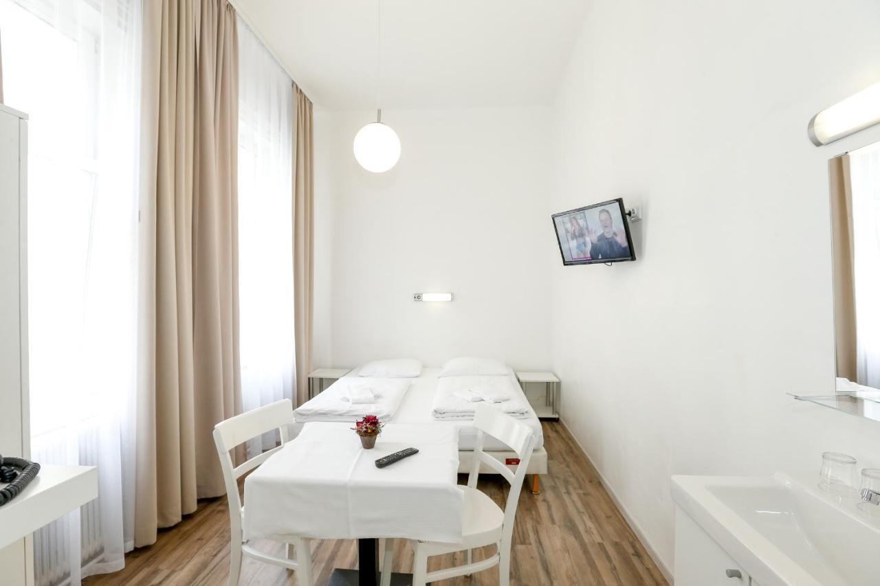 Timeout City Hotel, 5 Min To City Center, Self Check In Виена Екстериор снимка