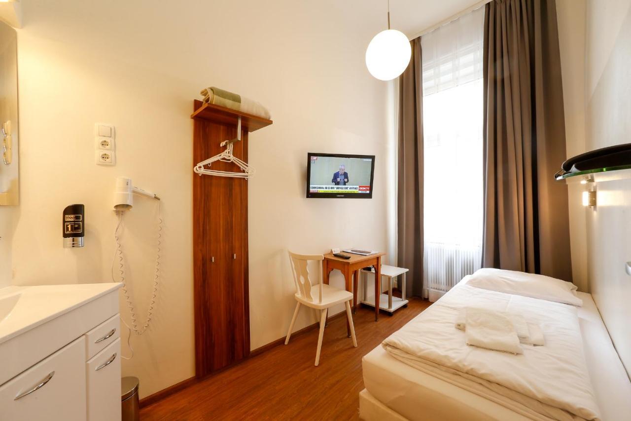 Timeout City Hotel, 5 Min To City Center, Self Check In Виена Екстериор снимка