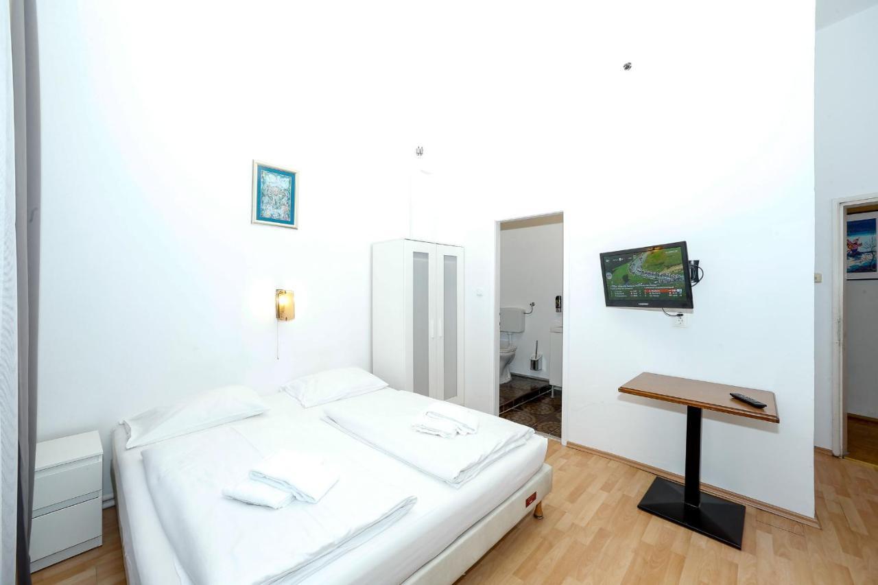 Timeout City Hotel, 5 Min To City Center, Self Check In Виена Екстериор снимка