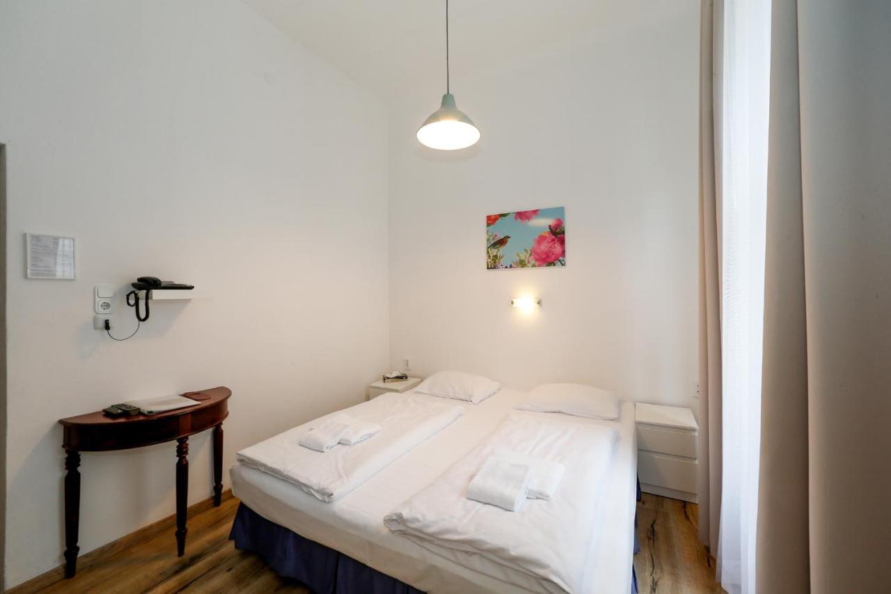 Timeout City Hotel, 5 Min To City Center, Self Check In Виена Екстериор снимка